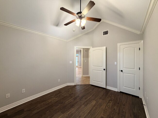 Building Photo - SOUTH BOSSIER CLOSE TO BARKSDALE AIR FORCE BASE...