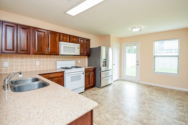 Building Photo - 2631 Skyview Trace Ct
