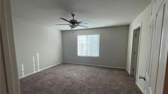 Building Photo - 7441 Sunray Point St