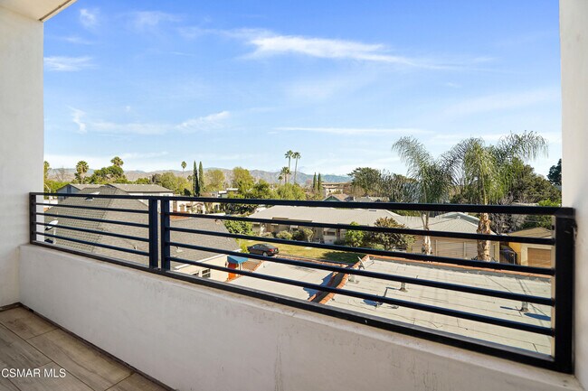 Building Photo - 10908 Hesby St