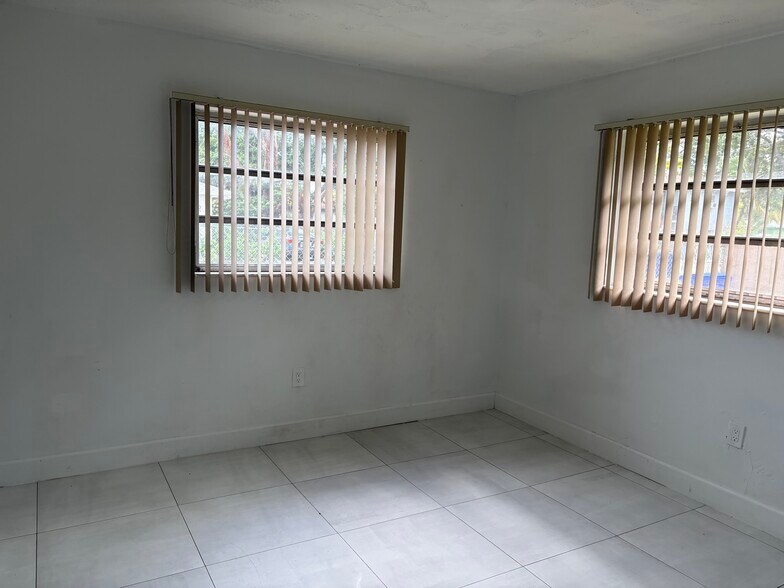 Building Photo - 170 NW 58th St