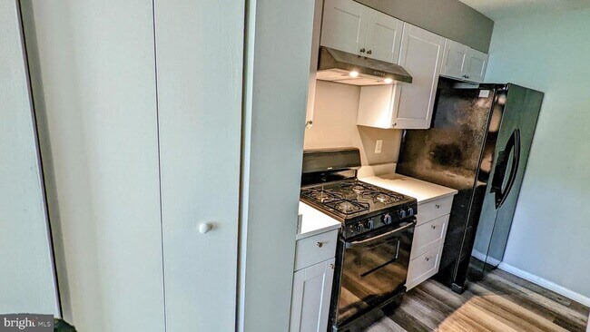 Building Photo - 1703 Fountain Rock Way