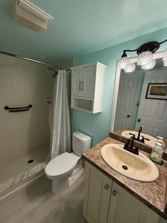 Building Photo - 1540 Riverside Dr