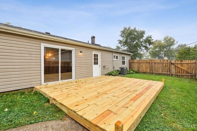 Building Photo - 1420 Broadview Ct