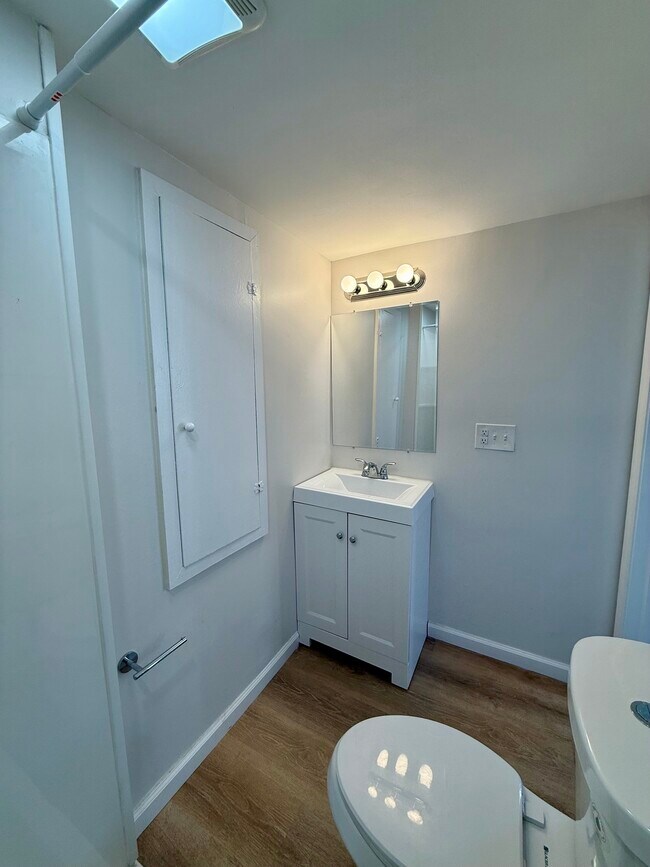 Building Photo - 224 Stratford Road