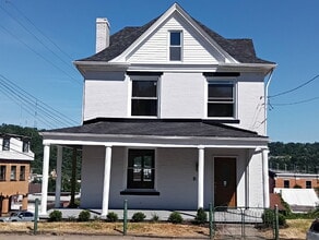 Building Photo - "Spacious 4-Bedroom Gem in Homestead – 2090 Sq Ft of Comfort!"