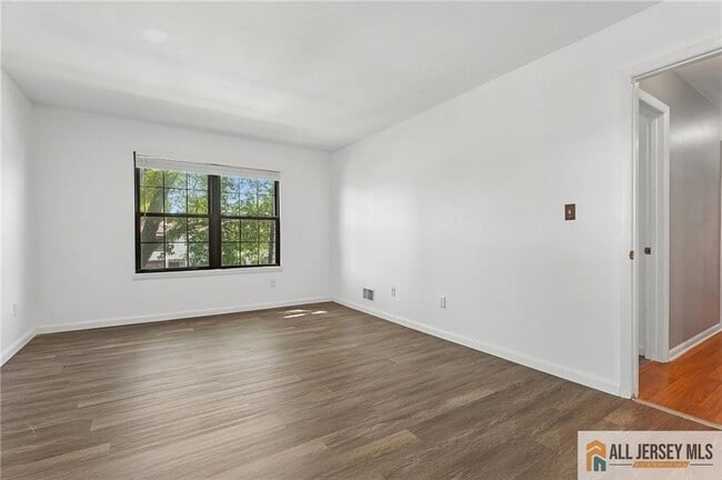 Building Photo - 138 Orlando St