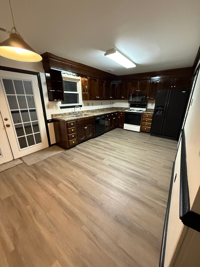 Building Photo - Georgetown property