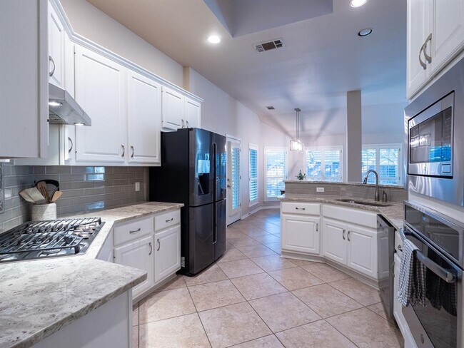 Building Photo - 17200 Poncho Springs Ln