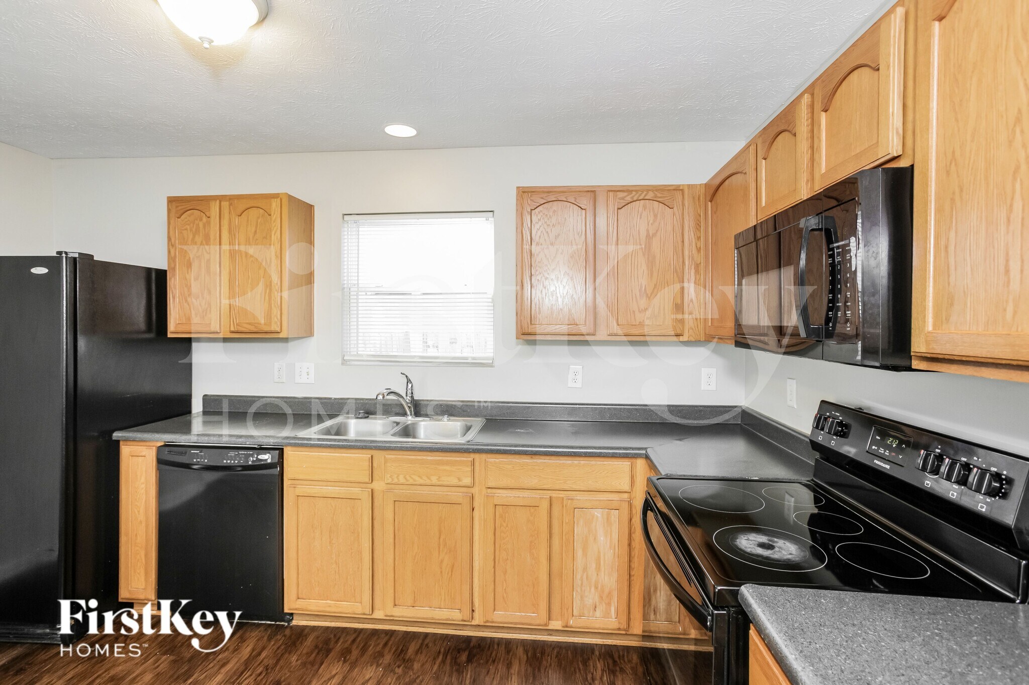 Building Photo - 11419 High Grass Dr