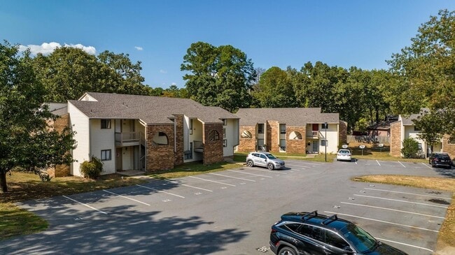 Building Photo - 101 Pine Forest Dr