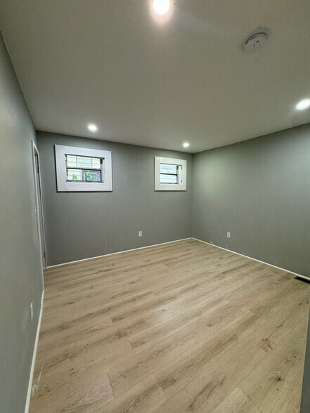 Building Photo - 7584 Hudson Ave