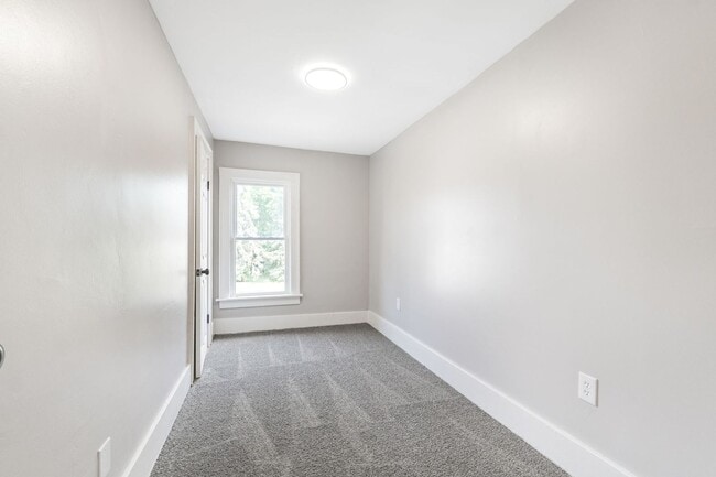 Building Photo - Charming 2-Story Home with Modern Updates ...