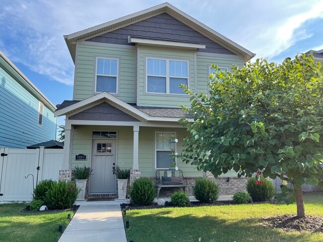 Building Photo - 3810 W Pawnee Rd