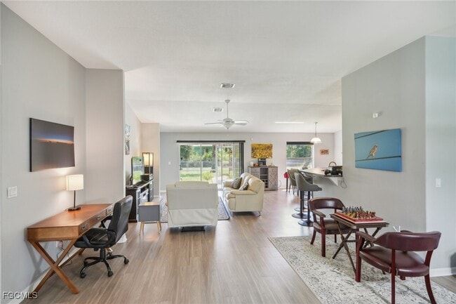 Building Photo - 940 Belmont St E