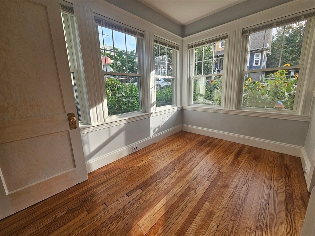 Building Photo - 360 Beech St