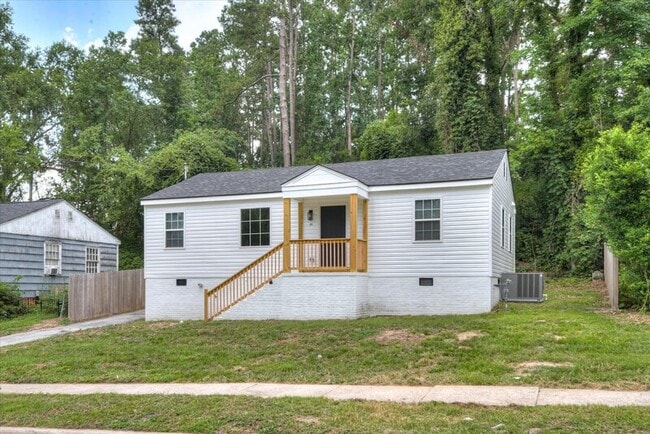 Building Photo - 655 Seymour Dr