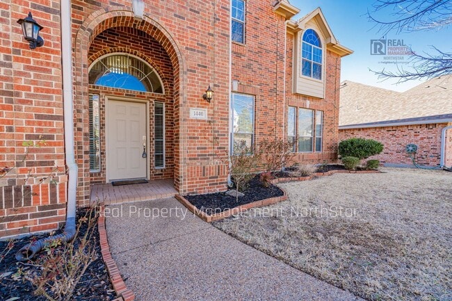 Building Photo - Lake Views, Space & Lifestyle – Ask about our move in specials!