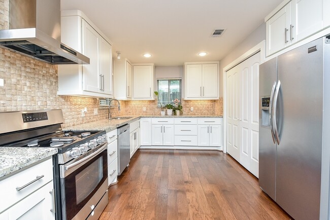 Building Photo - 5815 Dryad Dr