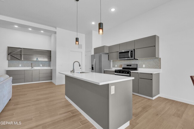 Building Photo - 12713 Captain Claudia CT