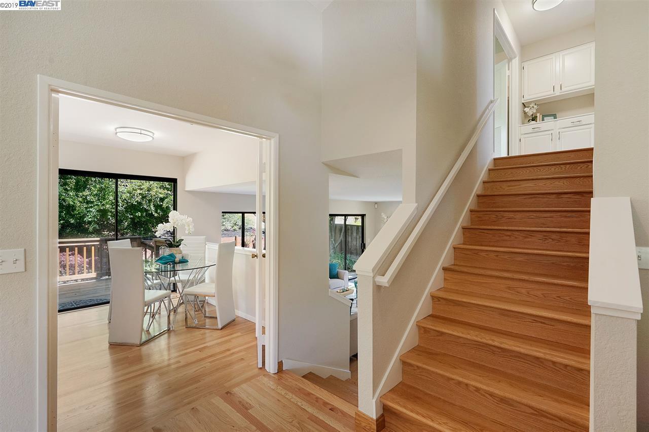 Building Photo - 5977 Skyfarm Dr