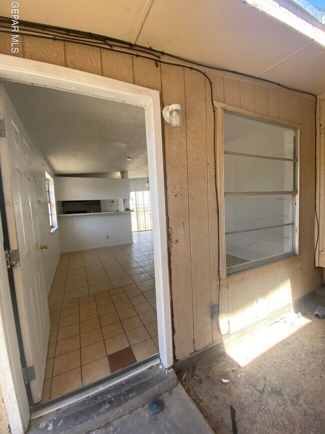 Building Photo - 8913 Ankerson St