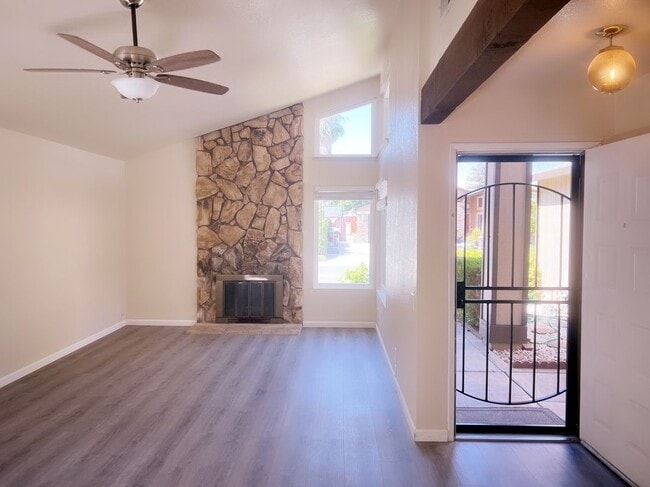 Building Photo - 9528 Mirandy Dr