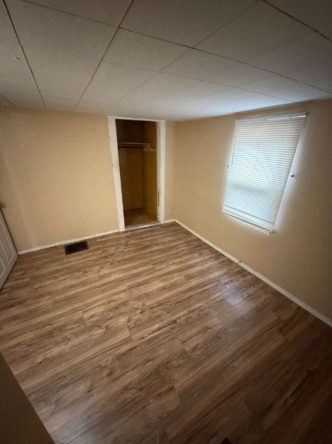 Building Photo - 12 Hutchins St