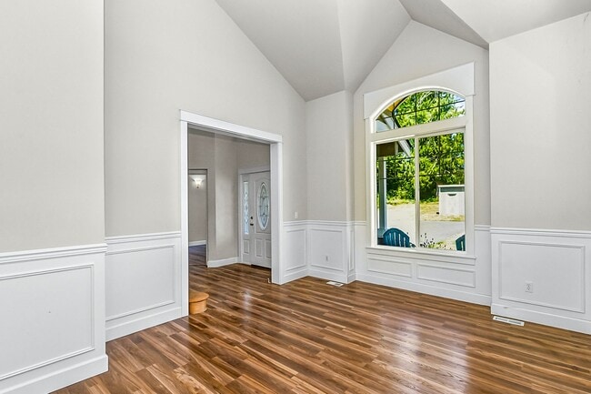Building Photo - 6.6 Acre Retreat