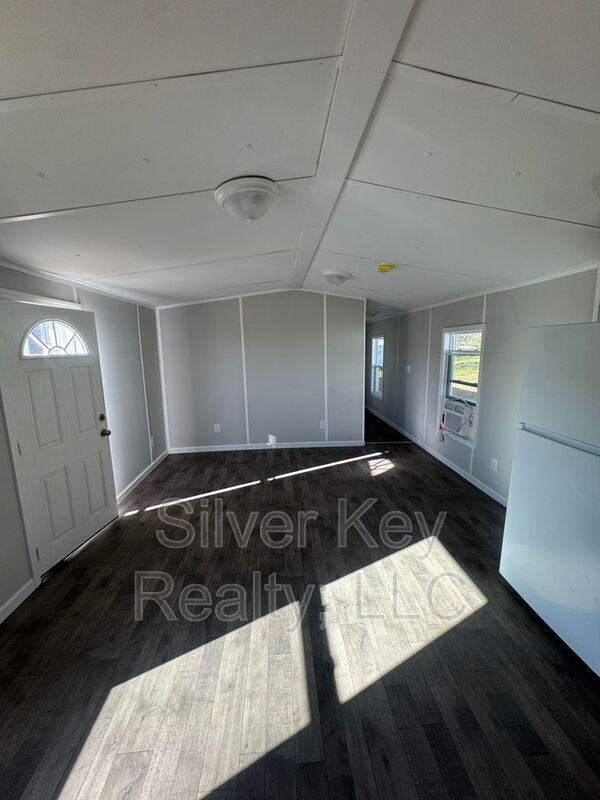 Building Photo - 3000 US-11