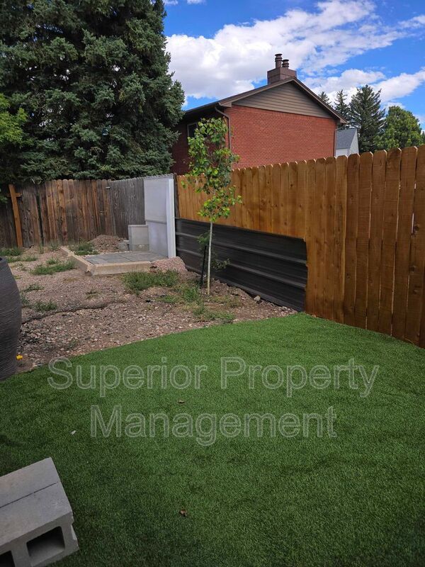 Building Photo - 4950 King Arthur Way