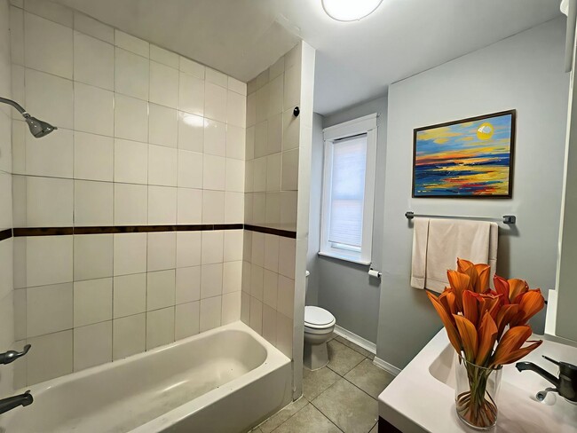 Building Photo - 2Bd/ 1Bth House!! SECTION 8 ONLY!!