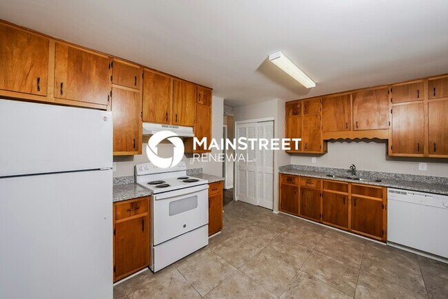 Building Photo - 3 Bedroom Pet-Friendly Home in Birmingham, AL with Main Street Renewal