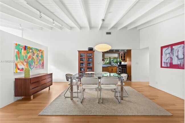 Building Photo - 2132 Middle River Dr