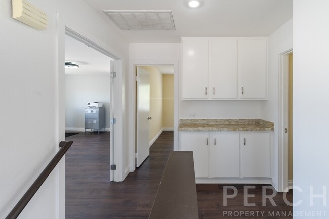 Building Photo - 3770 Dunbarton Way