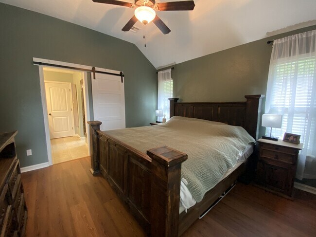Building Photo - 10713 Masters Cir
