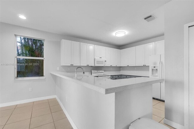 Building Photo - 6425 SW 164th Ave