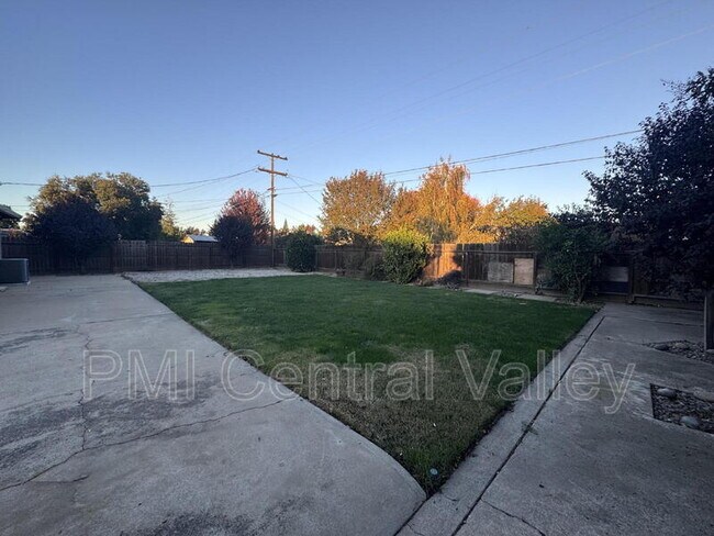 Building Photo - 1314 Carolyn Ave