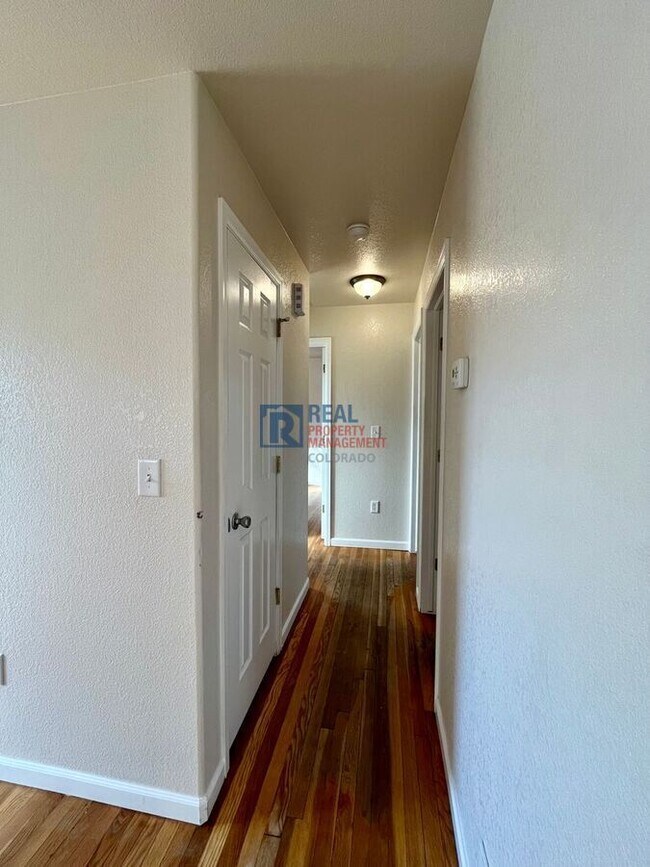 Building Photo - 990 Newark St