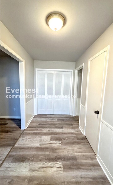 Building Photo - 2101 Lamar Dr