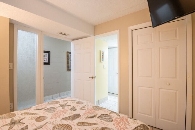 Building Photo - TIME TO SECURE A PROPERTY FOR THE FALL OF '26-SPRING OF '27