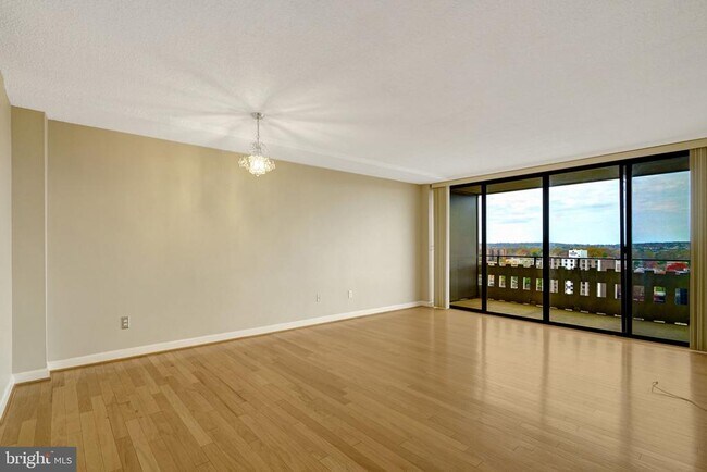 Building Photo - 6301 Stevenson Ave