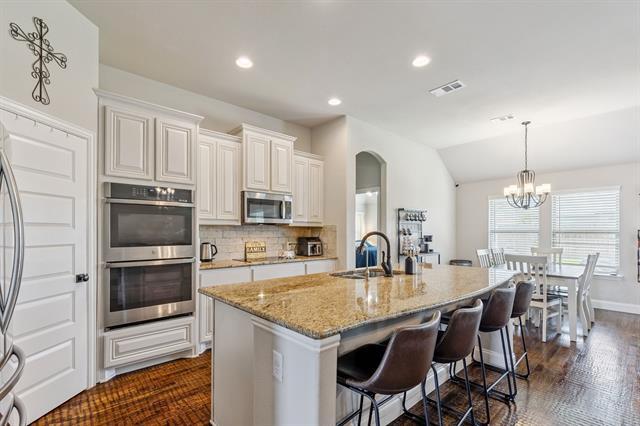 Building Photo - 3234 Cumby Dr