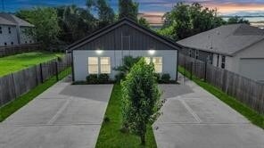 Building Photo - 7502 Sandle St