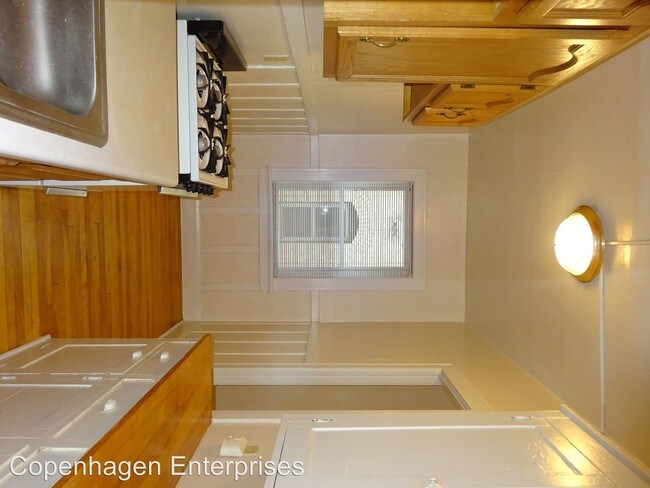 Building Photo - 507 E 14th St