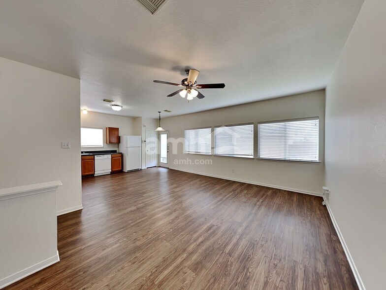 Building Photo - 21806 Grassy Hill Ln