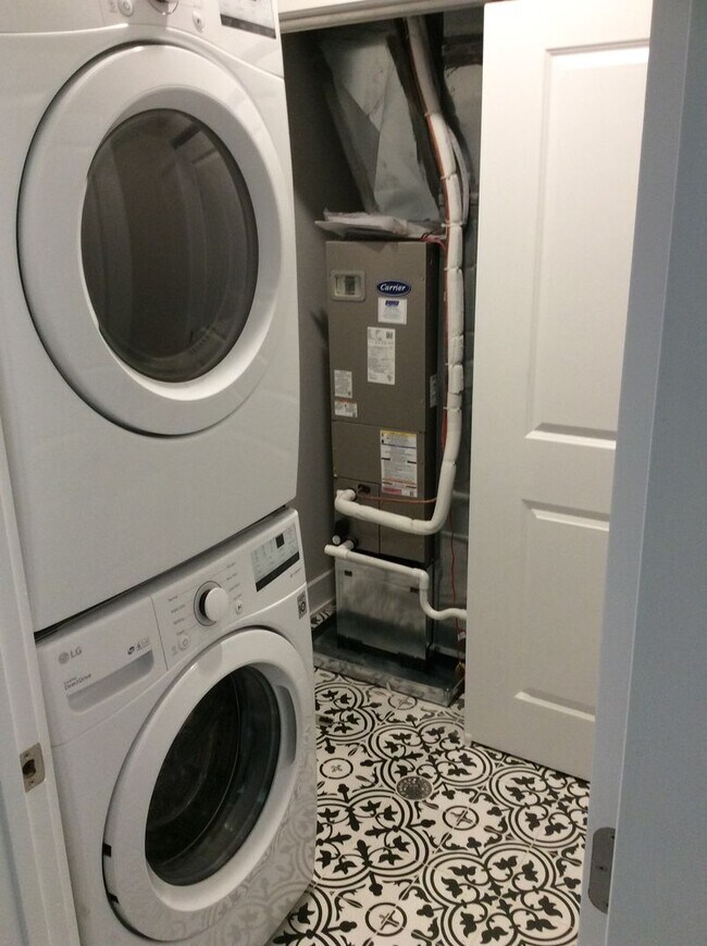 Building Photo - 1615 Ogden St