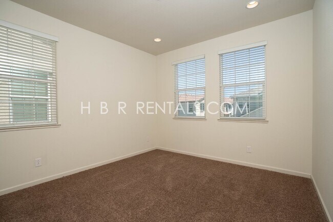 Building Photo - Spacious 4-Bedroom with Granite Finishes in Tracy – Your Dream Home Awaits!