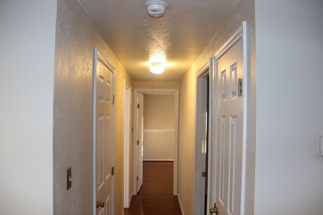 Building Photo - well-kept 2-bedroom, 2-bath condo