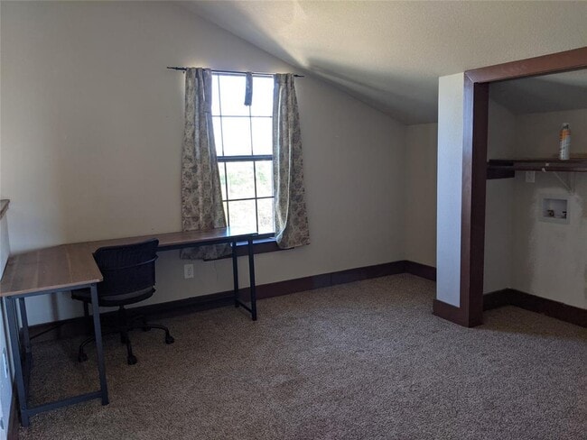 Building Photo - 143 Spring Hollow Trail